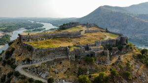 Shkoder: zicht vanuit Rozafa Kasteel Foto: Unsplash