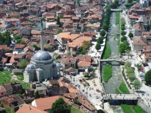 Stadsgezicht van Prizren in Kosovo